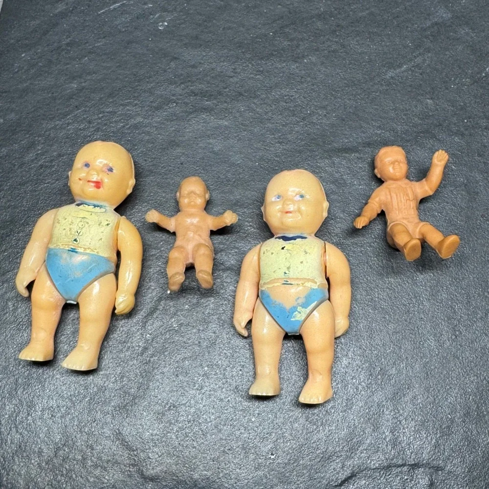 Vintage Renwal No 8 USA Hard Plastic Miniature Baby Doll Lot 4pc Mid Century Toy